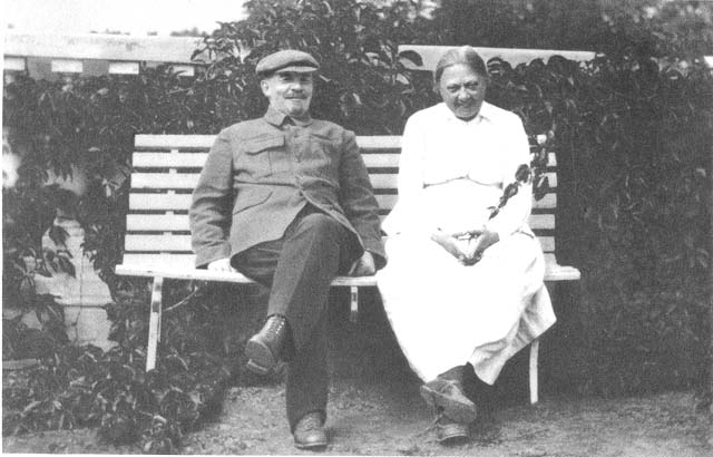 Ленин и Надежда Константиновна в Горках, 1922 г.