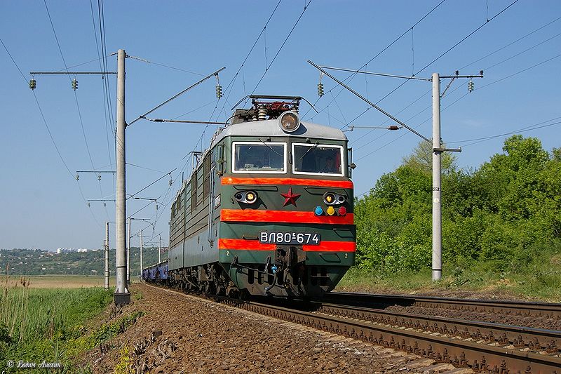 800px-Electric_locomotive_VL80S-674.jpg