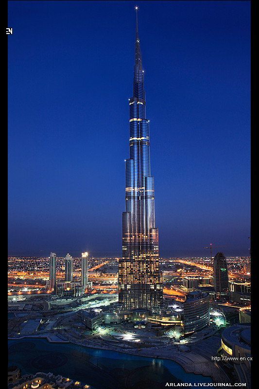 Дом 160 этажей. Бурдж Халифа высота. Дубай самое высокое здание 2000 метров. Высокая башня. Самый высокий дом.