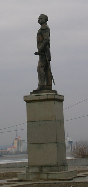 Ведь держит свой...!