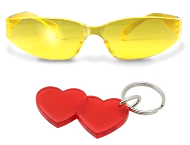 Песня ярко желтые очки текст. Ярко желтые очки. Ярко жёлтые очки два сердечка. Ярко жёлтые очки два сердечка на брелке. Ярко желтые очки 2 сердечка.