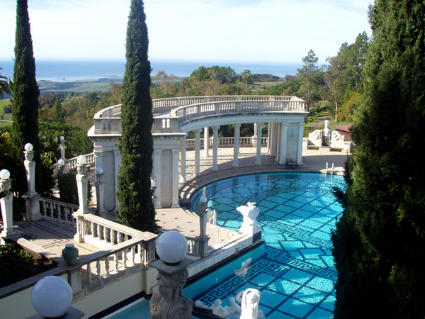 hearst_castle_garden_california_600x.jpg