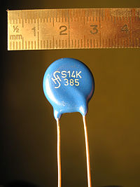 8962-450px-Varistor_S14K385_photo.jpg